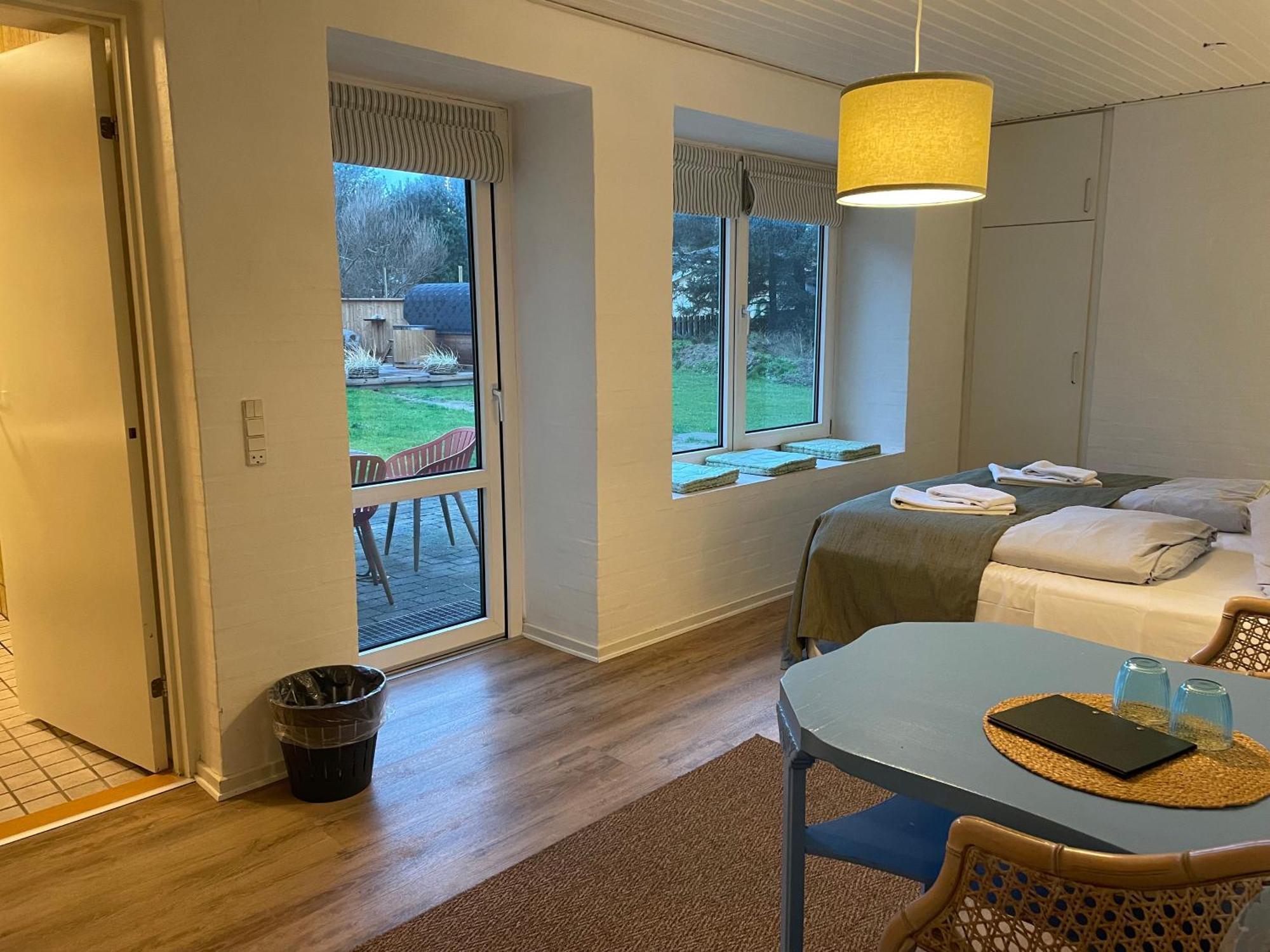 Lonstrup Strandhotel Extérieur photo